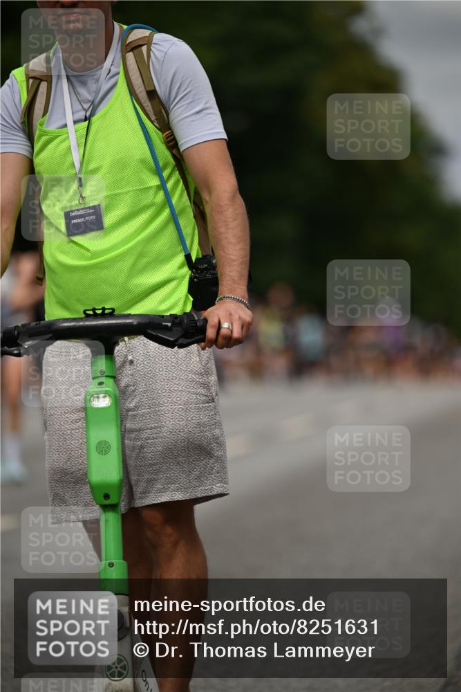 29.06.2025 - hella hamburg halbmarathon Dr. Thomas Lammeyer http://msf.ph/oto/8251631 29.06.2025 10:34:56 Kennedybrücke 1059, 1472, 1773, 2097, 2505, 2569, 3131, 4561, 6057, 6195, 6556, 6616, 6620, 6725, 7071, 7351, 8792, 9576, 9830, 9937, 10989 meine-sportfotos.de