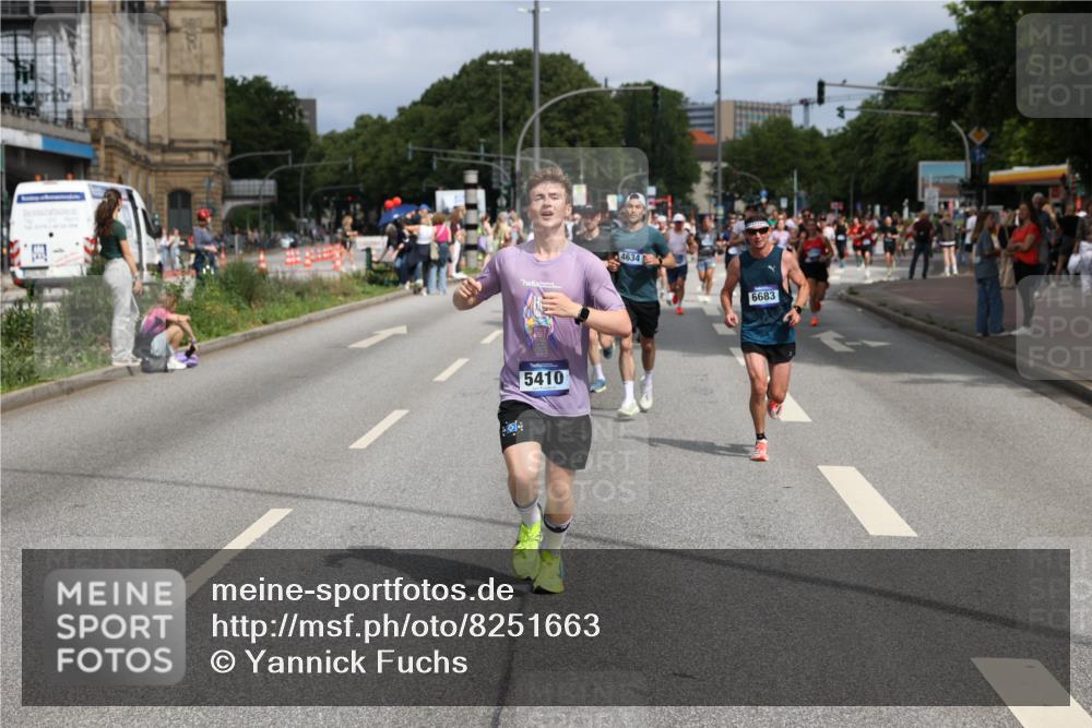 29.06.2025 - hella hamburg halbmarathon Yannick Fuchs http://msf.ph/oto/8251663 29.06.2025 10:35:32 20KM 1136, 1677, 2568, 2797, 2949, 3332, 3618, 4205, 4303, 4380, 4634, 4871, 4889, 5007, 5014, 5026, 5410, 5709, 6429, 6683, 6771, 7080, 7284, 7378, 7774, 8074, 8122, 8966, 9358, 9640, 9659, 9755, 9979, 10375, 10783, 10934, 10978, 11062, 11765, 11922, 11959, 12292, 12365, 12385, 12895, 13268, 13457, 14555, 14661, 14820, 15164, 15247, 15689, 16201, 16249, 16347, 16599, 17720, 17724, 17834, 17971, 18045, 18049, 18399, 18412, 18573 meine-sportfotos.de