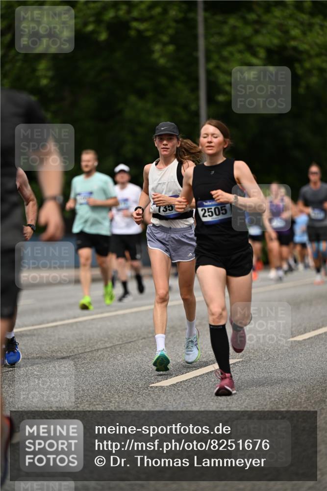 29.06.2025 - hella hamburg halbmarathon Dr. Thomas Lammeyer http://msf.ph/oto/8251676 29.06.2025 10:34:57 Kennedybrücke 1059, 1472, 1773, 2097, 2505, 2569, 3131, 3443, 4561, 6057, 6195, 6556, 6616, 6620, 6725, 7071, 7351, 8792, 9576, 9830, 9937, 10989 meine-sportfotos.de