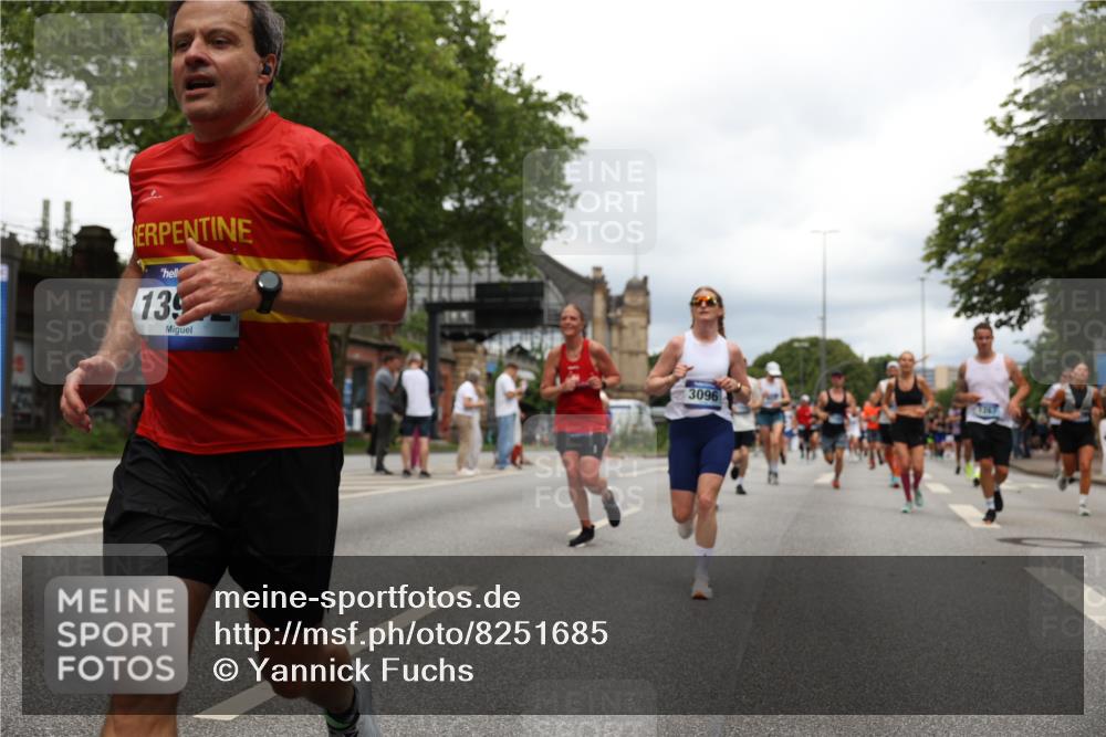 29.06.2025 - hella hamburg halbmarathon Yannick Fuchs http://msf.ph/oto/8251685 29.06.2025 10:47:59 20KM 1267, 1422, 1442, 1502, 1549, 1870, 2058, 2432, 2518, 2630, 3096, 3103, 3819, 4299, 5020, 5259, 6260, 6294, 6374, 7129, 7395, 7478, 7973, 8285, 8394, 9032, 9380, 9791, 9922, 10040, 11009, 11068, 11430, 11789, 11844, 12321, 12607, 12632, 13033, 13147, 13397, 13794, 13803, 13912, 14026, 14239, 14702, 15146, 15838, 15856, 15946, 16623, 16780, 17482, 18308, 18418, 18450, 18514, 18612, 19067 meine-sportfotos.de