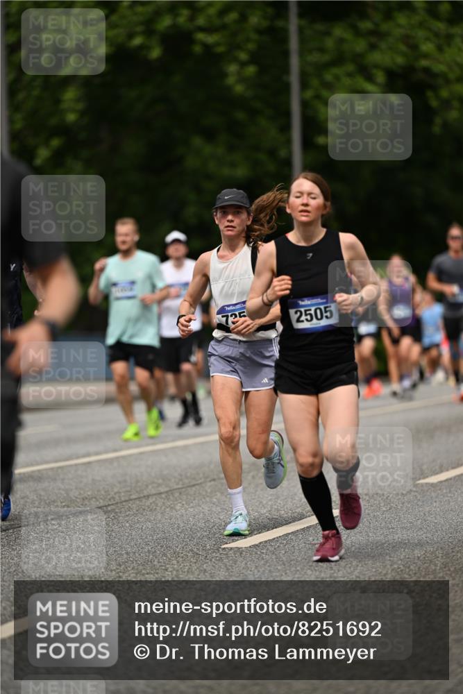 29.06.2025 - hella hamburg halbmarathon Dr. Thomas Lammeyer http://msf.ph/oto/8251692 29.06.2025 10:34:58 Kennedybrücke 1059, 1472, 1773, 2097, 2505, 2569, 3131, 3443, 4561, 5437, 6057, 6195, 6556, 6616, 6620, 6725, 6787, 7071, 7351, 8050, 8792, 9576, 9830, 9937, 10989 meine-sportfotos.de