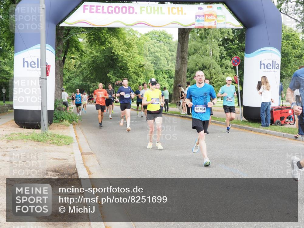 29.06.2025 - hella hamburg halbmarathon MichiJ http://msf.ph/oto/8251699 29.06.2025 10:28:56 Zwischen KM18-KM19 1882, 2324, 2826, 5375, 5508, 5745, 8629, 11765, 12046, 12540, 12704, 13158, 15828, 17620, 17973 meine-sportfotos.de