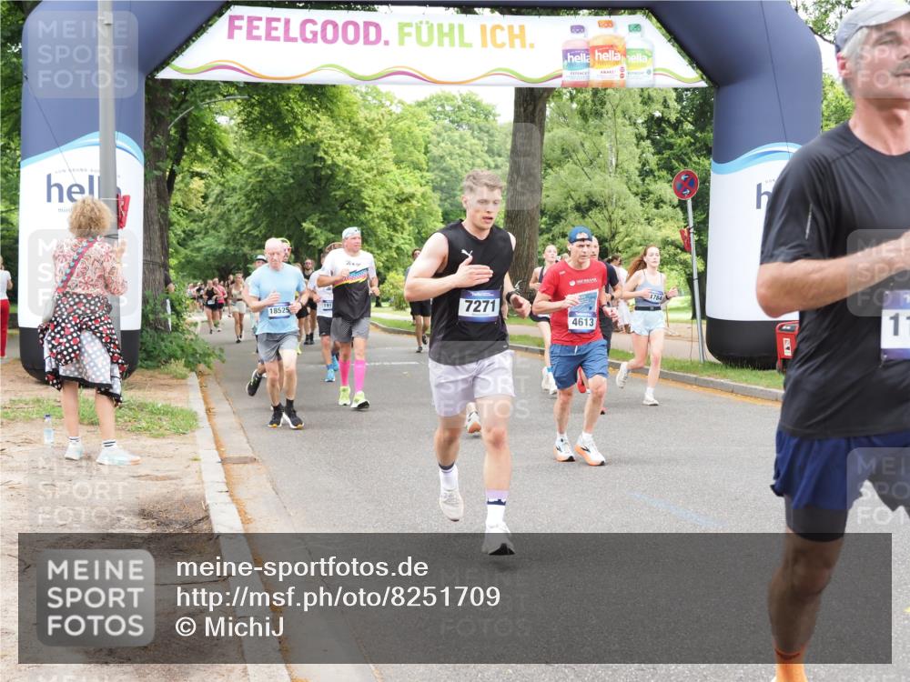 29.06.2025 - hella hamburg halbmarathon MichiJ http://msf.ph/oto/8251709 29.06.2025 10:52:05 Zwischen KM18-KM19 1885, 4613, 7271, 7474, 9254, 10756, 11614, 11784, 13210, 13901, 15009, 15377, 17550, 18196, 19165, 19176 meine-sportfotos.de