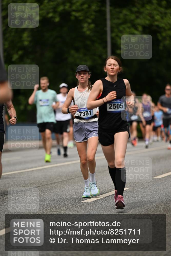 29.06.2025 - hella hamburg halbmarathon Dr. Thomas Lammeyer http://msf.ph/oto/8251711 29.06.2025 10:34:58 Kennedybrücke 1059, 1472, 1773, 2097, 2505, 2569, 3131, 3443, 4561, 5437, 6057, 6195, 6556, 6616, 6620, 6725, 6787, 7071, 7351, 8050, 8792, 9576, 9830, 9937, 10989 meine-sportfotos.de