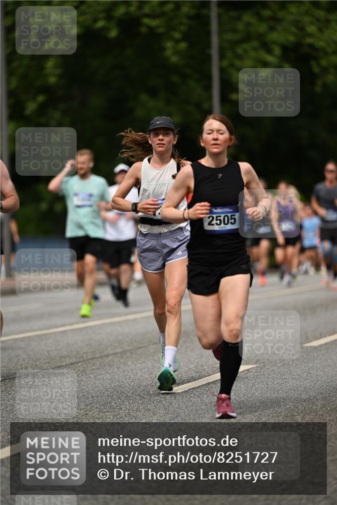 29.06.2025 - hella hamburg halbmarathon Dr. Thomas Lammeyer http://msf.ph/oto/8251727 29.06.2025 10:34:58 Kennedybrücke 1059, 1472, 1773, 2097, 2505, 2569, 3131, 3443, 4561, 5437, 6057, 6195, 6556, 6616, 6620, 6725, 6787, 7071, 7351, 8050, 8792, 9576, 9830, 9937, 10989 meine-sportfotos.de