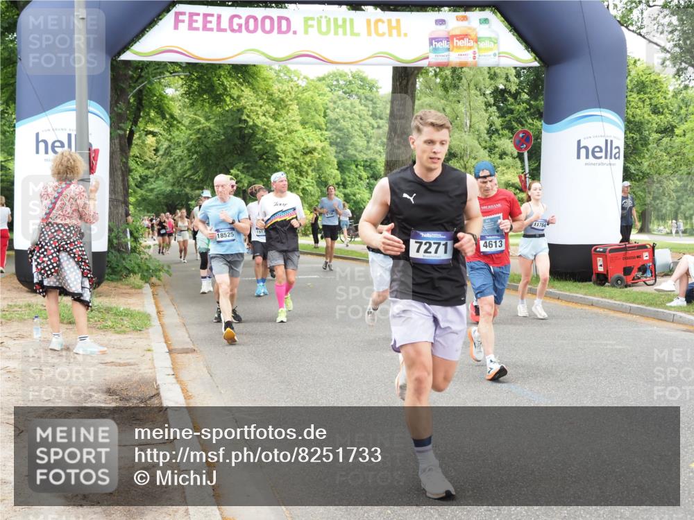29.06.2025 - hella hamburg halbmarathon MichiJ http://msf.ph/oto/8251733 29.06.2025 10:52:05 Zwischen KM18-KM19 1885, 4613, 7271, 7474, 9254, 10756, 11614, 11784, 13210, 13901, 15009, 15377, 17550, 18196, 19165, 19176 meine-sportfotos.de