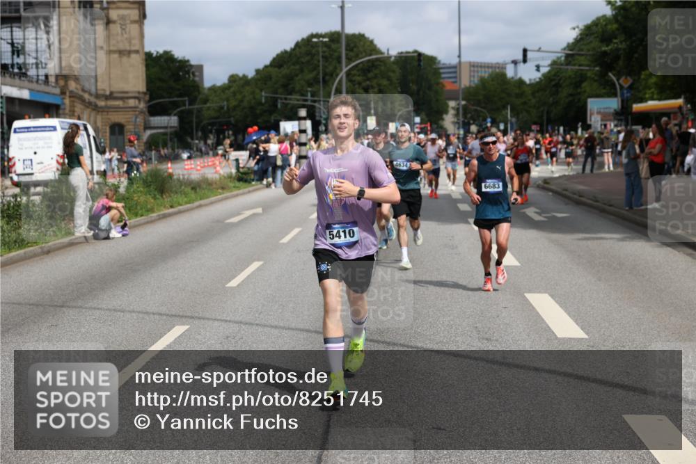29.06.2025 - hella hamburg halbmarathon Yannick Fuchs http://msf.ph/oto/8251745 29.06.2025 10:35:32 20KM 1136, 1677, 2568, 2797, 2949, 3332, 3618, 4205, 4303, 4380, 4634, 4871, 4889, 5007, 5014, 5026, 5410, 5709, 6429, 6683, 6771, 7080, 7284, 7378, 7774, 8074, 8122, 8966, 9358, 9640, 9659, 9755, 9979, 10375, 10783, 10934, 10978, 11062, 11765, 11922, 11959, 12292, 12365, 12385, 12895, 13268, 13457, 14555, 14661, 14820, 15164, 15247, 15689, 16201, 16249, 16347, 16599, 17720, 17724, 17834, 17971, 18045, 18049, 18399, 18412, 18573 meine-sportfotos.de