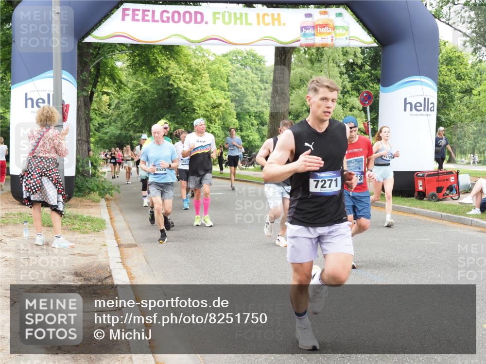 29.06.2025 - hella hamburg halbmarathon MichiJ http://msf.ph/oto/8251750 29.06.2025 10:52:05 Zwischen KM18-KM19 1885, 4613, 7271, 7474, 9254, 10756, 11614, 11784, 13210, 13901, 15009, 15377, 17550, 18196, 19165, 19176 meine-sportfotos.de
