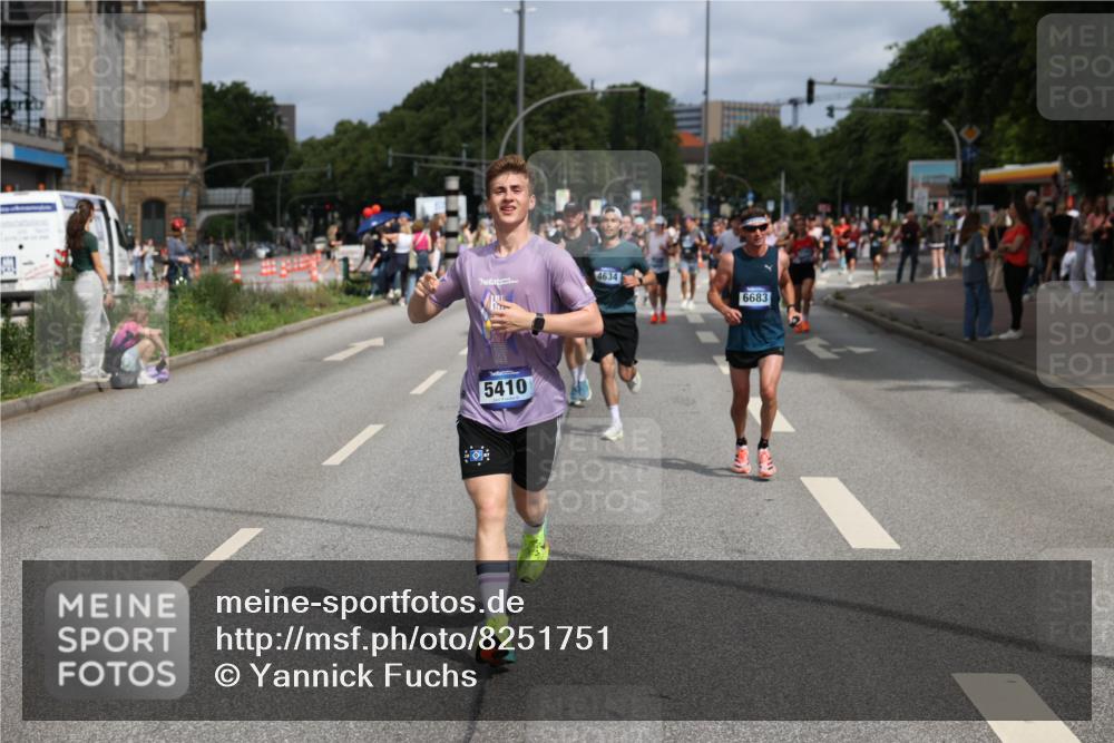 29.06.2025 - hella hamburg halbmarathon Yannick Fuchs http://msf.ph/oto/8251751 29.06.2025 10:35:32 20KM 1136, 1677, 2568, 2797, 2949, 3332, 3618, 4205, 4303, 4380, 4634, 4871, 4889, 5007, 5014, 5026, 5410, 5709, 6429, 6683, 6771, 7080, 7284, 7378, 7774, 8074, 8122, 8966, 9358, 9640, 9659, 9755, 9979, 10375, 10783, 10934, 10978, 11062, 11765, 11922, 11959, 12292, 12365, 12385, 12895, 13268, 13457, 14555, 14661, 14820, 15164, 15247, 15689, 16201, 16249, 16347, 16599, 17720, 17724, 17834, 17971, 18045, 18049, 18399, 18412, 18573 meine-sportfotos.de