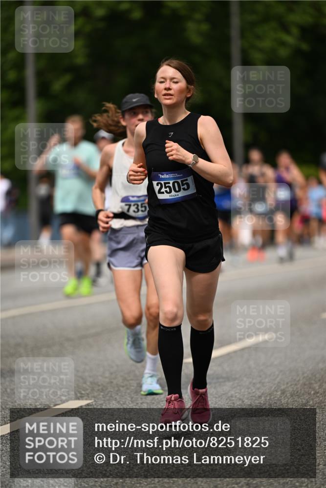 29.06.2025 - hella hamburg halbmarathon Dr. Thomas Lammeyer http://msf.ph/oto/8251825 29.06.2025 10:34:59 Kennedybrücke 1059, 1472, 1773, 2097, 2505, 2569, 3131, 3443, 4561, 5437, 6057, 6195, 6616, 6620, 6725, 6787, 7071, 7351, 8050, 8792, 9576, 9830, 9937, 10989 meine-sportfotos.de