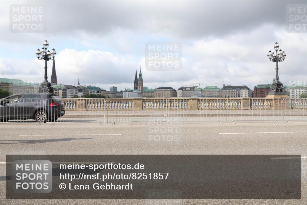29.06.2025 - hella hamburg halbmarathon Lena Gebhardt http://msf.ph/oto/8251857 29.06.2025 09:03:08 Lombardsbrücke  meine-sportfotos.de