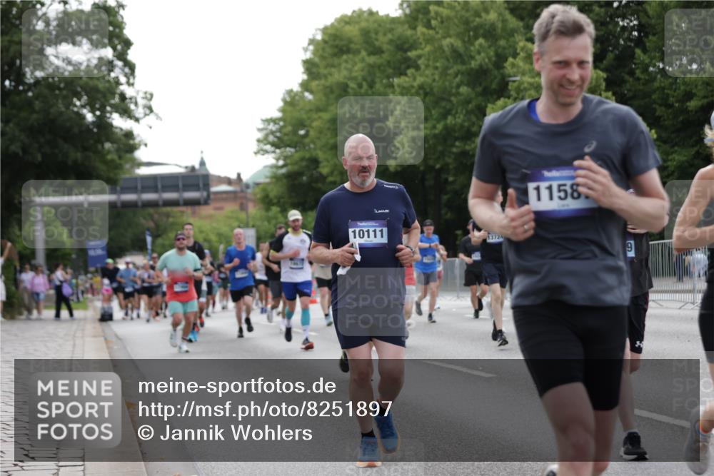 29.06.2025 - hella hamburg halbmarathon Jannik Wohlers http://msf.ph/oto/8251897 29.06.2025 10:31:03 Lombardsbrücke 1292, 2414, 2914, 4817, 4953, 5165, 5846, 5943, 6078, 6546, 6573, 7604, 7772, 8050, 9183, 10111, 10240, 10586, 11587, 13724, 14349, 15024, 15222, 15575, 15725, 16457, 16978, 17404, 17517, 17706, 17989, 18390, 18507, 18672, 18883, 18943 meine-sportfotos.de
