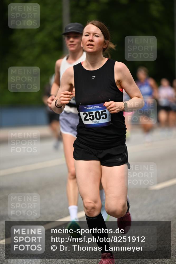 29.06.2025 - hella hamburg halbmarathon Dr. Thomas Lammeyer http://msf.ph/oto/8251912 29.06.2025 10:35:00 Kennedybrücke 1059, 1472, 1773, 2097, 2505, 2569, 3131, 3443, 4561, 4817, 5437, 6057, 6195, 6616, 6620, 6725, 6787, 7071, 7351, 7604, 8050, 8792, 9576, 9830, 9937, 10989 meine-sportfotos.de