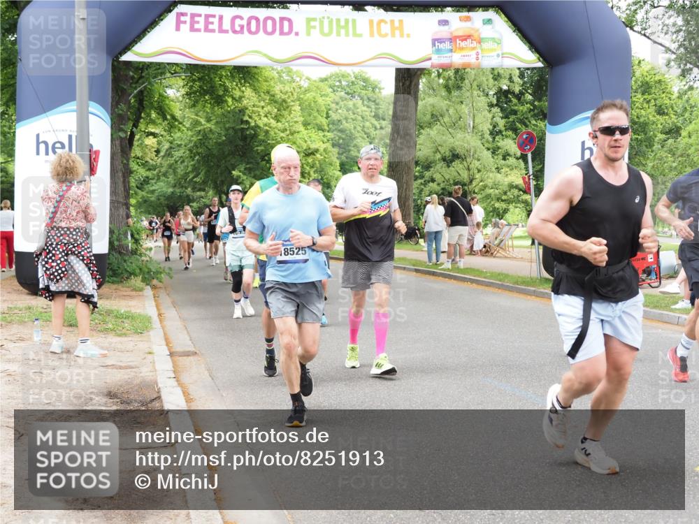 29.06.2025 - hella hamburg halbmarathon MichiJ http://msf.ph/oto/8251913 29.06.2025 10:52:07 Zwischen KM18-KM19 1885, 4613, 7271, 7474, 9254, 9339, 10756, 11614, 11784, 13210, 13901, 15009, 15377, 16344, 17550, 18128, 18196, 18525, 19165, 19176 meine-sportfotos.de