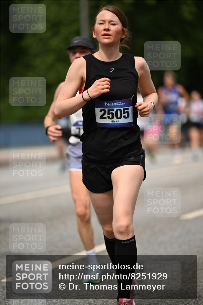 29.06.2025 - hella hamburg halbmarathon Dr. Thomas Lammeyer http://msf.ph/oto/8251929 29.06.2025 10:35:00 Kennedybrücke 1059, 1472, 1773, 2097, 2505, 2569, 3131, 3443, 4561, 4817, 5437, 6057, 6195, 6616, 6620, 6725, 6787, 7071, 7351, 7604, 8050, 8792, 9576, 9830, 9937, 10989 meine-sportfotos.de