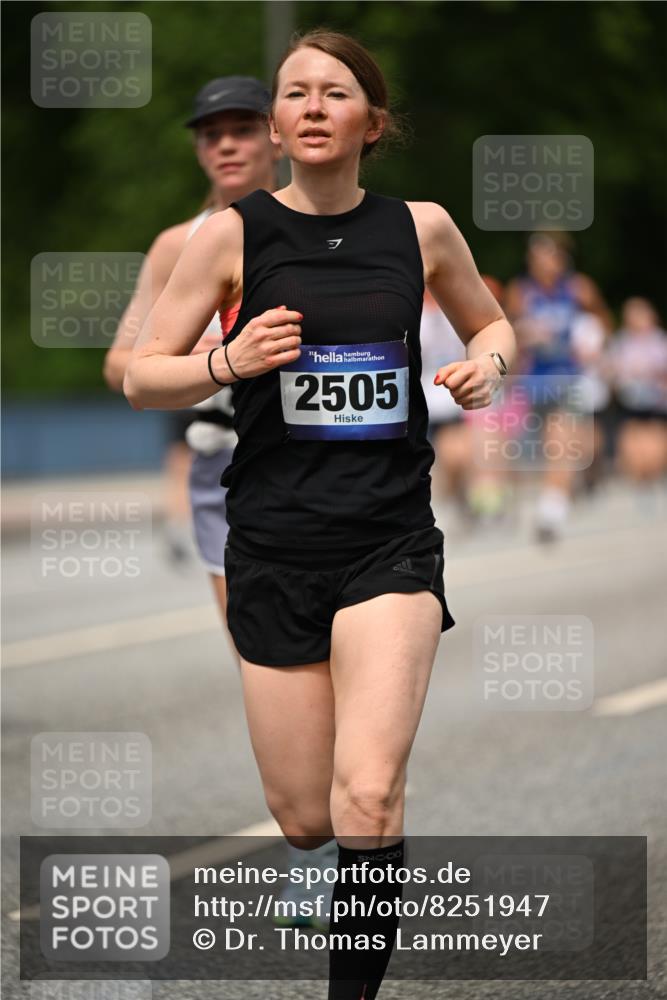 29.06.2025 - hella hamburg halbmarathon Dr. Thomas Lammeyer http://msf.ph/oto/8251947 29.06.2025 10:35:00 Kennedybrücke 1059, 1472, 1773, 2097, 2505, 2569, 3131, 3443, 4561, 4817, 5437, 6057, 6195, 6616, 6620, 6725, 6787, 7071, 7351, 7604, 8050, 8792, 9576, 9830, 9937, 10989 meine-sportfotos.de