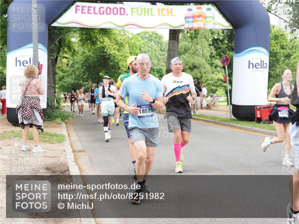 29.06.2025 - hella hamburg halbmarathon MichiJ http://msf.ph/oto/8251982 29.06.2025 10:52:07 Zwischen KM18-KM19 1885, 4613, 7271, 7474, 9254, 9339, 10756, 11614, 11784, 13210, 13901, 15009, 15377, 16344, 17550, 18128, 18196, 18525, 19165, 19176 meine-sportfotos.de