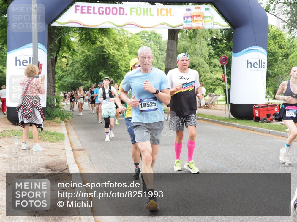 29.06.2025 - hella hamburg halbmarathon MichiJ http://msf.ph/oto/8251993 29.06.2025 10:52:07 Zwischen KM18-KM19 1885, 4613, 7271, 7474, 9254, 9339, 10756, 11614, 11784, 13210, 13901, 15009, 15377, 16344, 17550, 18128, 18196, 18525, 19165, 19176 meine-sportfotos.de