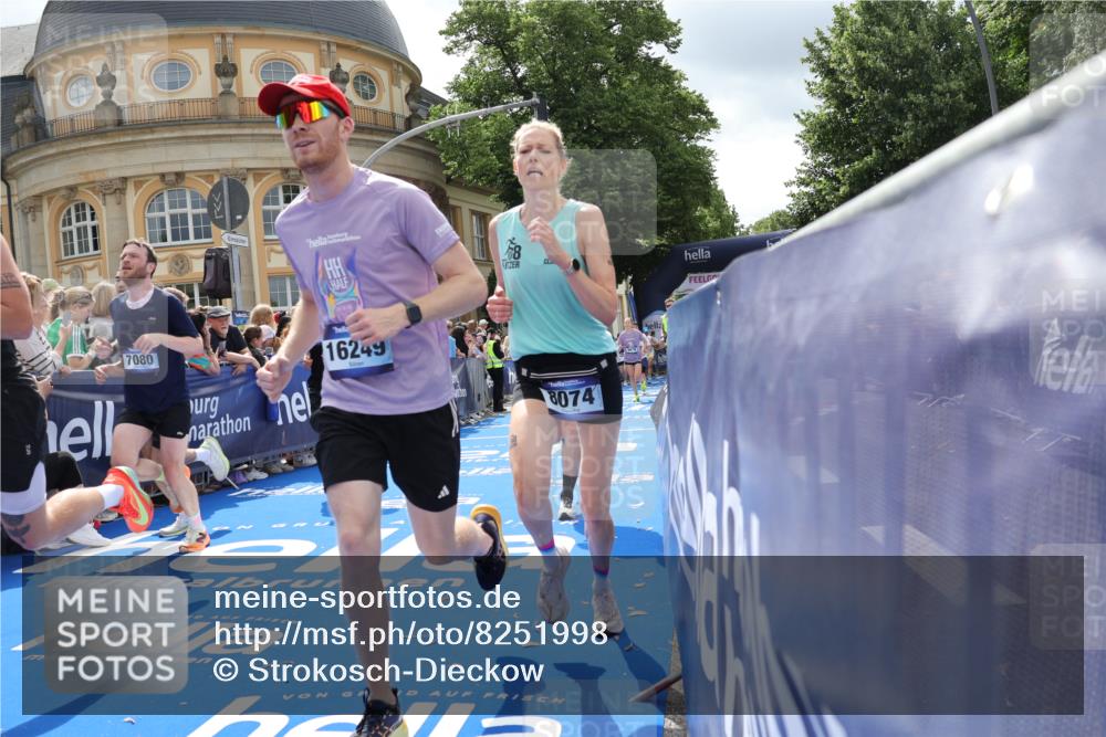29.06.2025 - hella hamburg halbmarathon Strokosch-Dieckow http://msf.ph/oto/8251998 29.06.2025 10:40:48 Ziel 1631, 1677, 1882, 2750, 4634, 4889, 5014, 5026, 5745, 6429, 7080, 7109, 7378, 7622, 8074, 8629, 9294, 9547, 9979, 10369, 10900, 10934, 11959, 12088, 12385, 13029, 14092, 14661, 15351, 16201, 16249, 17486, 18173 meine-sportfotos.de
