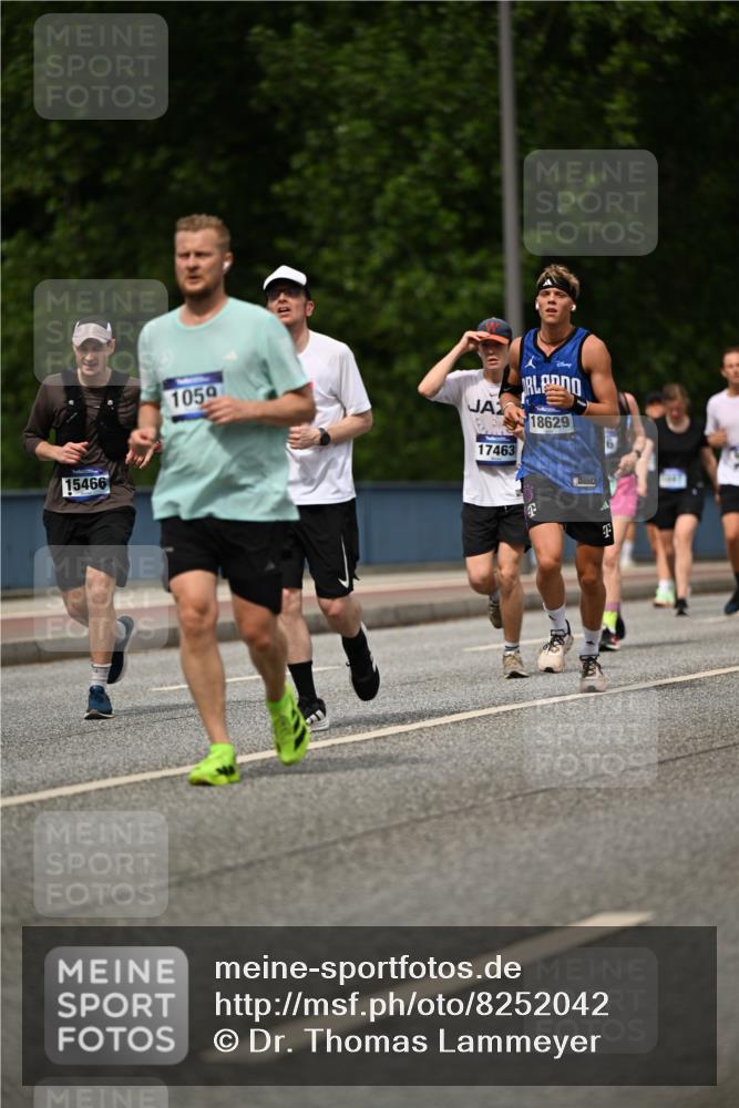 29.06.2025 - hella hamburg halbmarathon Dr. Thomas Lammeyer http://msf.ph/oto/8252042 29.06.2025 10:35:02 Kennedybrücke 1059, 1472, 1773, 2097, 2414, 2505, 2569, 3131, 3443, 4561, 4817, 5437, 5943, 6057, 6195, 6546, 6616, 6620, 6725, 6787, 7071, 7351, 7604, 8050, 8792, 9576, 9937, 10989 meine-sportfotos.de