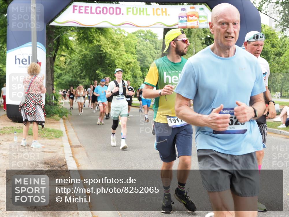 29.06.2025 - hella hamburg halbmarathon MichiJ http://msf.ph/oto/8252065 29.06.2025 10:52:08 Zwischen KM18-KM19 1885, 4613, 6706, 7271, 7474, 9254, 9339, 10756, 11614, 11784, 13210, 15009, 15377, 16063, 16344, 17434, 17550, 18128, 18196, 18525, 19165, 19173, 19176 meine-sportfotos.de