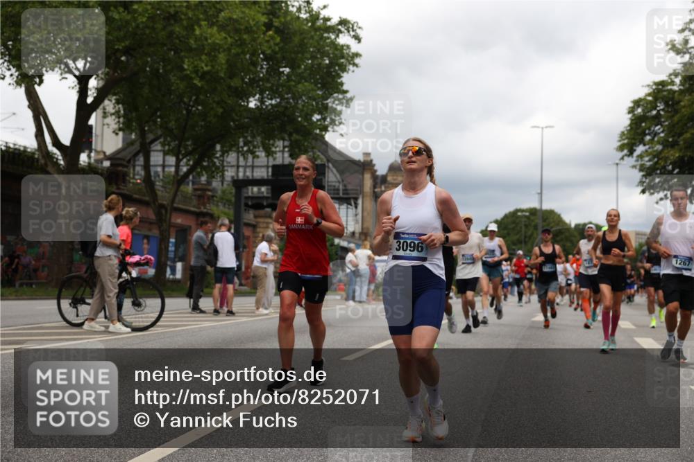 29.06.2025 - hella hamburg halbmarathon Yannick Fuchs http://msf.ph/oto/8252071 29.06.2025 10:47:59 20KM 1267, 1422, 1442, 1502, 1549, 1870, 2058, 2432, 2518, 2630, 3096, 3103, 3819, 4299, 5020, 5259, 6260, 6294, 6374, 7129, 7395, 7478, 7973, 8285, 8394, 9032, 9380, 9791, 9922, 10040, 11009, 11068, 11430, 11789, 11844, 12321, 12607, 12632, 13033, 13147, 13397, 13794, 13803, 13912, 14026, 14239, 14702, 15146, 15838, 15856, 15946, 16623, 16780, 17482, 18308, 18418, 18450, 18514, 18612, 19067 meine-sportfotos.de