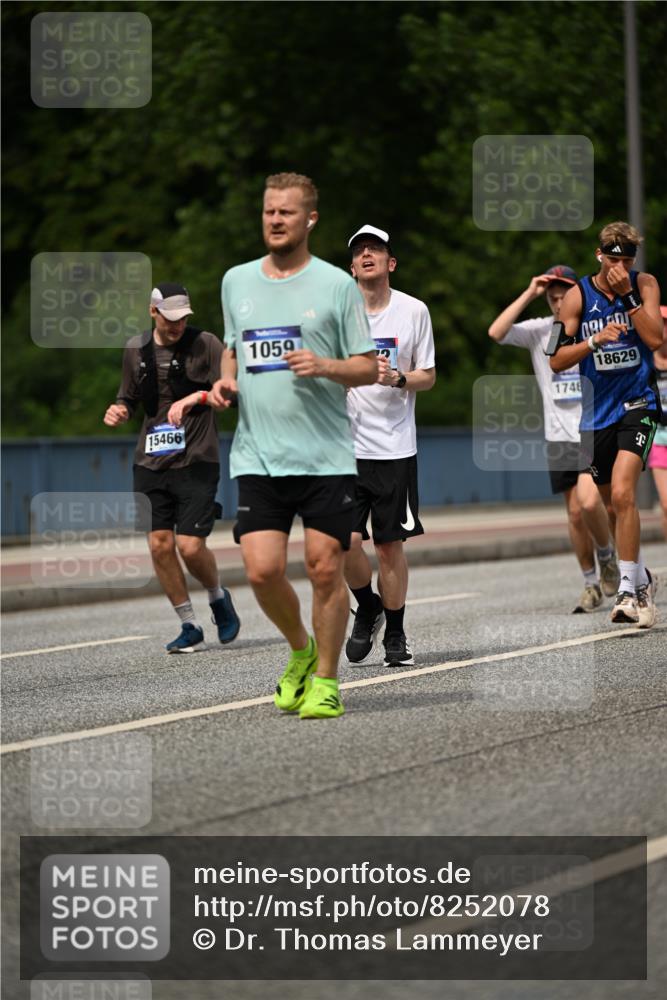 29.06.2025 - hella hamburg halbmarathon Dr. Thomas Lammeyer http://msf.ph/oto/8252078 29.06.2025 10:35:02 Kennedybrücke 1059, 1472, 1773, 2097, 2414, 2505, 2569, 3131, 3443, 4561, 4817, 5437, 5943, 6057, 6195, 6546, 6616, 6620, 6725, 6787, 7071, 7351, 7604, 8050, 8792, 9576, 9937, 10989 meine-sportfotos.de