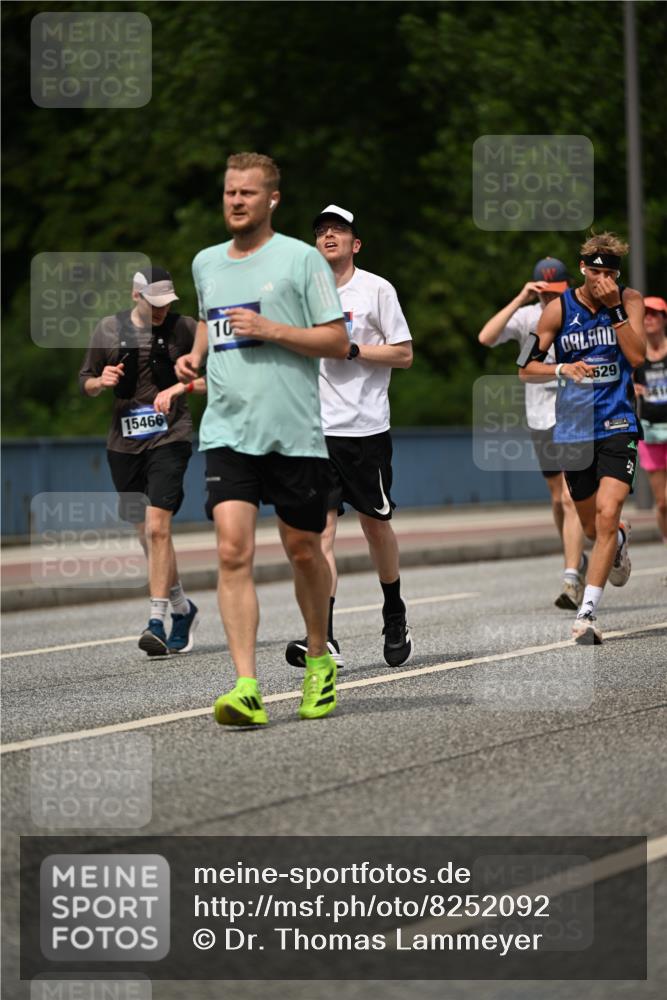 29.06.2025 - hella hamburg halbmarathon Dr. Thomas Lammeyer http://msf.ph/oto/8252092 29.06.2025 10:35:02 Kennedybrücke 1059, 1472, 1773, 2097, 2414, 2505, 2569, 3131, 3443, 4561, 4817, 5437, 5943, 6057, 6195, 6546, 6616, 6620, 6725, 6787, 7071, 7351, 7604, 8050, 8792, 9576, 9937, 10989 meine-sportfotos.de