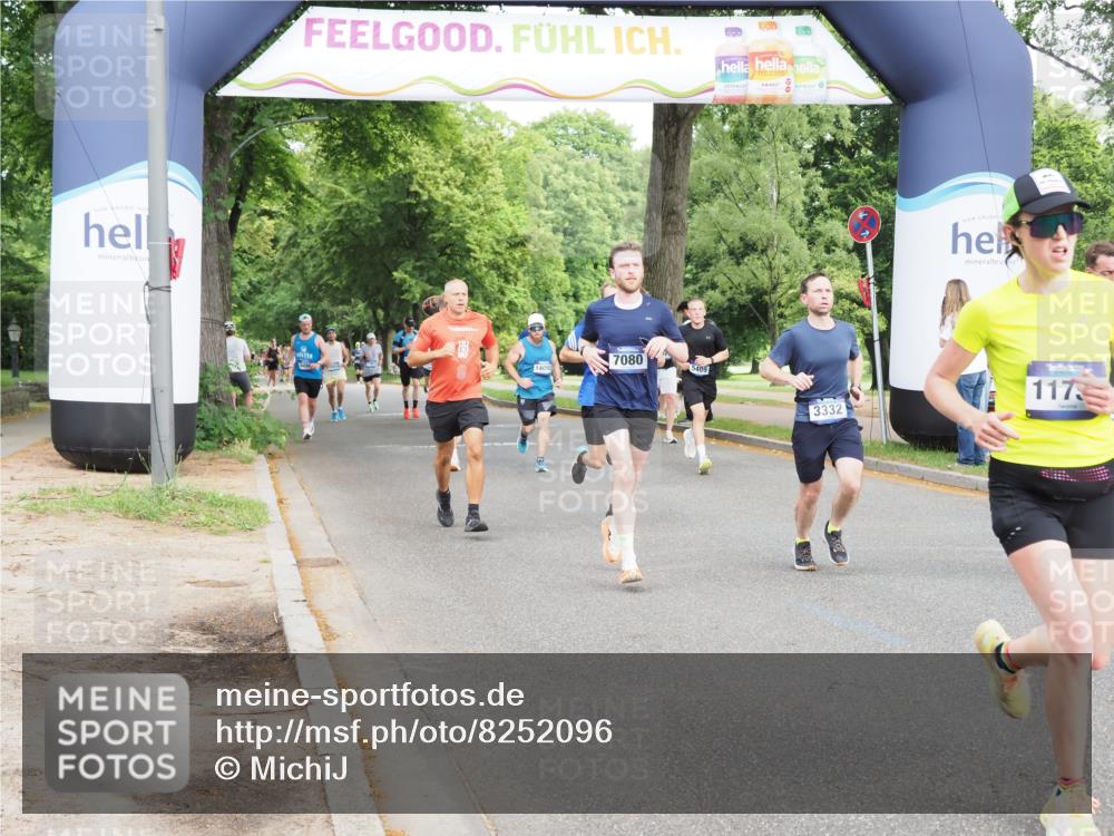 29.06.2025 - hella hamburg halbmarathon MichiJ http://msf.ph/oto/8252096 29.06.2025 10:28:58 Zwischen KM18-KM19 2324, 3332, 4843, 5375, 8465, 8629, 11731, 11765, 12046, 12540, 12704, 13158, 15828, 17214, 17973 meine-sportfotos.de