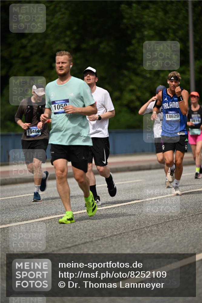 29.06.2025 - hella hamburg halbmarathon Dr. Thomas Lammeyer http://msf.ph/oto/8252109 29.06.2025 10:35:03 Kennedybrücke 1059, 1472, 1773, 2097, 2414, 2505, 2569, 3131, 3443, 4561, 4817, 5437, 5943, 6057, 6195, 6546, 6616, 6620, 6725, 6787, 7071, 7351, 7604, 7772, 8050, 8792, 9576, 9937, 10989 meine-sportfotos.de