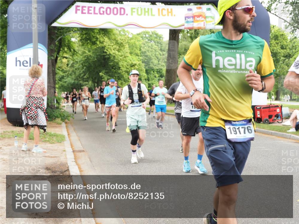 29.06.2025 - hella hamburg halbmarathon MichiJ http://msf.ph/oto/8252135 29.06.2025 10:52:09 Zwischen KM18-KM19 1885, 2490, 4613, 6706, 7271, 7474, 9254, 9339, 10756, 11614, 11784, 13210, 14642, 15009, 15377, 16063, 16344, 17434, 17550, 18128, 18525, 19165, 19173, 19176 meine-sportfotos.de