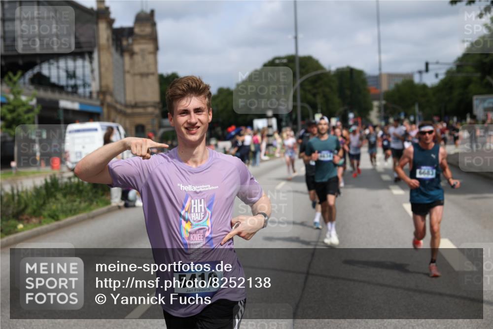 29.06.2025 - hella hamburg halbmarathon Yannick Fuchs http://msf.ph/oto/8252138 29.06.2025 10:35:33 20KM 1136, 1631, 1677, 2568, 2797, 2949, 3332, 3618, 4205, 4303, 4380, 4634, 4871, 4889, 5007, 5014, 5026, 5410, 5709, 6429, 6683, 6771, 7080, 7284, 7378, 7774, 7796, 8074, 8122, 8966, 9358, 9640, 9659, 9711, 9755, 9979, 10375, 10783, 10934, 10978, 11062, 11765, 11922, 11959, 12292, 12365, 12385, 12895, 13268, 13457, 14555, 14661, 14820, 15164, 15247, 16201, 16249, 16347, 16599, 17720, 17834, 17971, 18045, 18049, 18399, 18412, 18573 meine-sportfotos.de