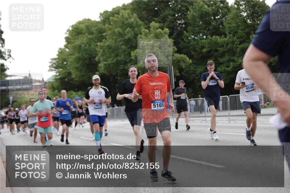29.06.2025 - hella hamburg halbmarathon Jannik Wohlers http://msf.ph/oto/8252155 29.06.2025 10:31:06 Lombardsbrücke 1844, 4953, 5165, 5846, 5965, 6078, 6546, 6573, 6640, 7772, 9183, 9812, 9883, 10240, 10586, 11587, 12758, 13724, 15024, 15222, 15575, 15725, 16978, 17404, 17517, 17706, 17989, 18390, 18507, 18672, 18883, 18943 meine-sportfotos.de