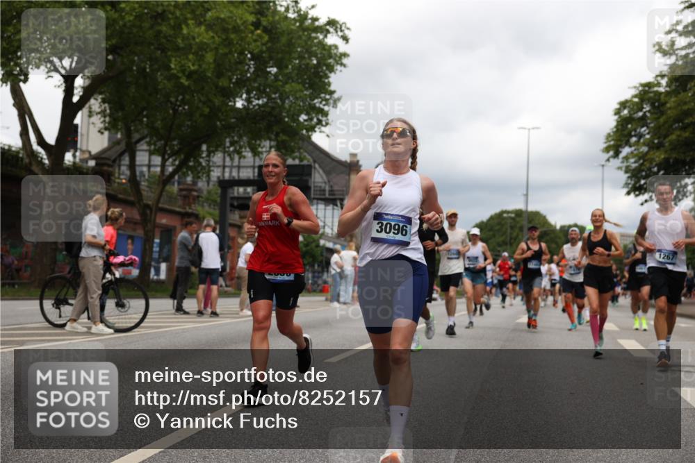 29.06.2025 - hella hamburg halbmarathon Yannick Fuchs http://msf.ph/oto/8252157 29.06.2025 10:47:59 20KM 1267, 1422, 1442, 1502, 1549, 1870, 2058, 2432, 2518, 2630, 3096, 3103, 3819, 4299, 5020, 5259, 6260, 6294, 6374, 7129, 7395, 7478, 7973, 8285, 8394, 9032, 9380, 9791, 9922, 10040, 11009, 11068, 11430, 11789, 11844, 12321, 12607, 12632, 13033, 13147, 13397, 13794, 13803, 13912, 14026, 14239, 14702, 15146, 15838, 15856, 15946, 16623, 16780, 17482, 18308, 18418, 18450, 18514, 18612, 19067 meine-sportfotos.de