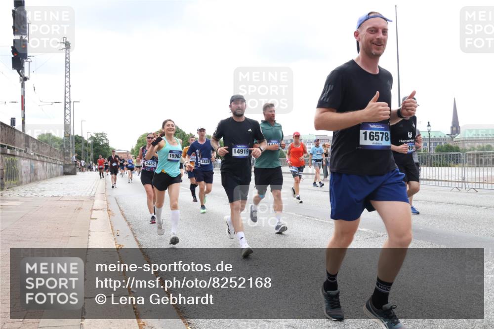 29.06.2025 - hella hamburg halbmarathon Lena Gebhardt http://msf.ph/oto/8252168 29.06.2025 10:34:12 Lombardsbrücke 1189, 1275, 1417, 1672, 1705, 1787, 1896, 2265, 2412, 2464, 2482, 2496, 2510, 2511, 2526, 2801, 2933, 3145, 3264, 3340, 3345, 3829, 3848, 4479, 4540, 4696, 4807, 4824, 4826, 4942, 5557, 5561, 5566, 5584, 5609, 5691, 5821, 5822, 5887, 6105, 6364, 6515, 6516, 6571, 6574, 6956, 7027, 7324, 7329, 7565, 8202, 8277, 8349, 8375, 8377, 8383, 8401, 8705, 8965, 9094, 9379, 9875, 9995, 10007, 10071, 10360, 10561, 10564, 11872, 13957, 16682, 16919, 17230, 18158, 18941 meine-sportfotos.de