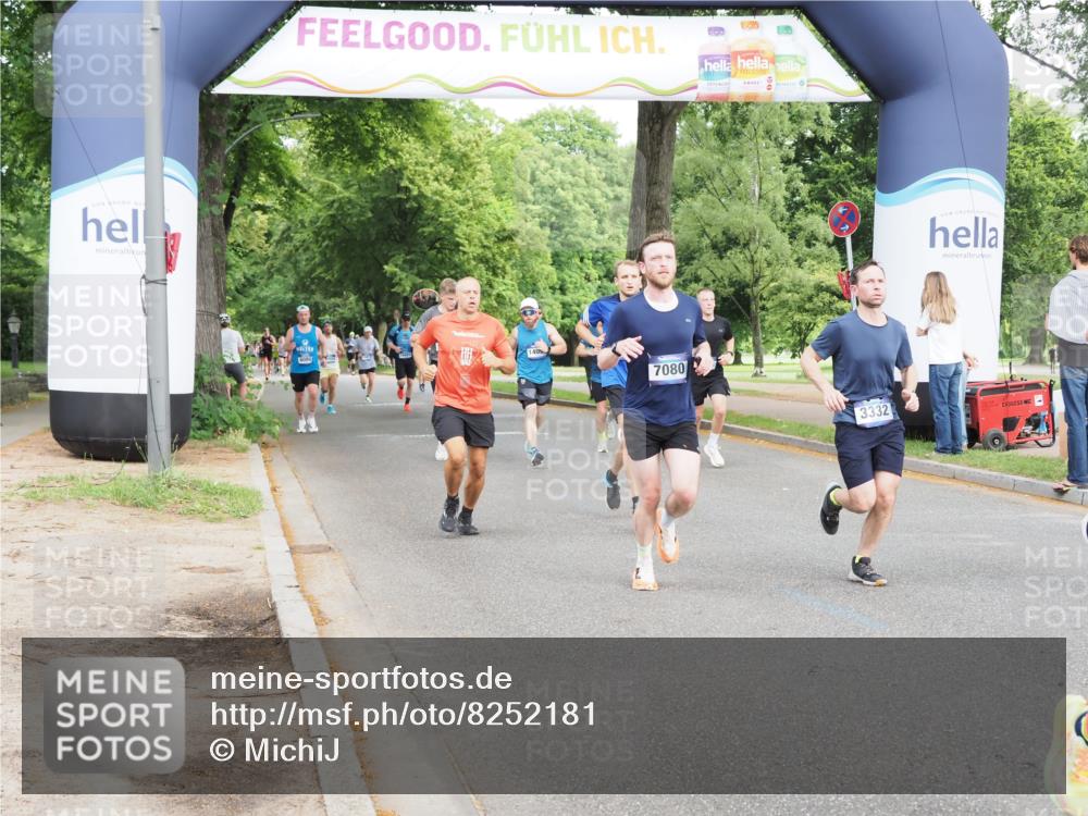 29.06.2025 - hella hamburg halbmarathon MichiJ http://msf.ph/oto/8252181 29.06.2025 10:28:58 Zwischen KM18-KM19 2324, 3332, 4843, 5375, 8465, 8629, 11731, 11765, 12046, 12540, 12704, 13158, 15828, 17214, 17973 meine-sportfotos.de