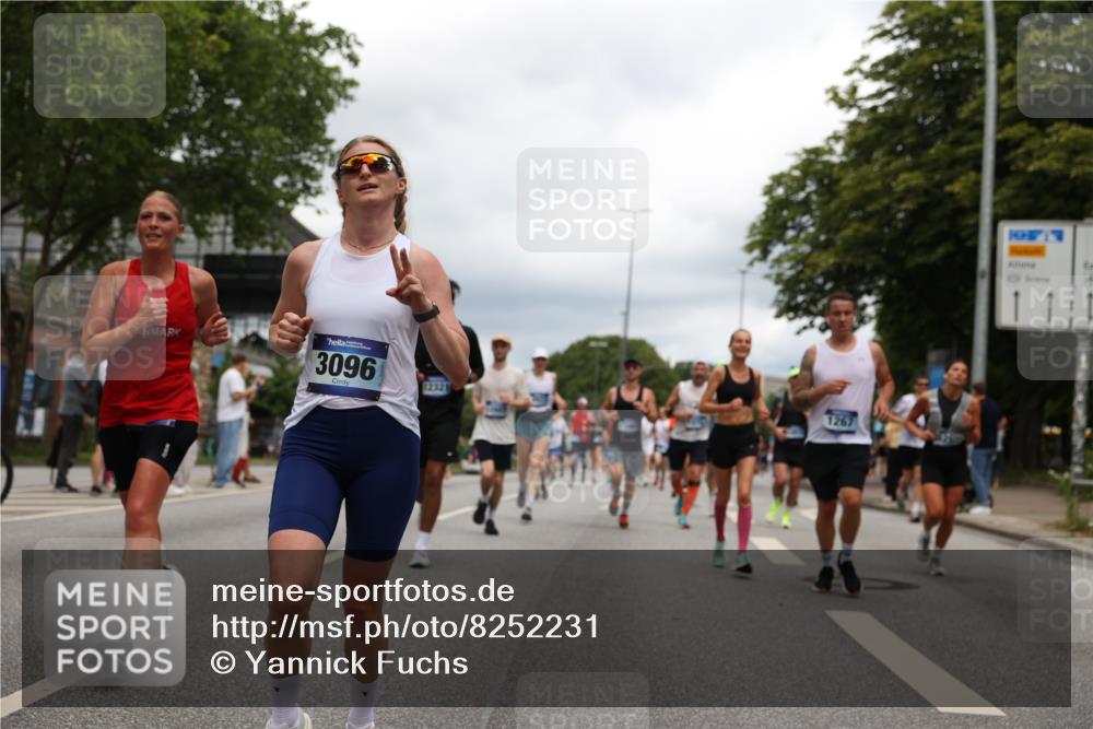 29.06.2025 - hella hamburg halbmarathon Yannick Fuchs http://msf.ph/oto/8252231 29.06.2025 10:48:00 20KM 1267, 1422, 1442, 1502, 1549, 1870, 2058, 2432, 2518, 2630, 3096, 3103, 3819, 3898, 4299, 5020, 5259, 6260, 6294, 6374, 7129, 7395, 7478, 7973, 8285, 8394, 9032, 9380, 9791, 9922, 10040, 11009, 11068, 11430, 11789, 11844, 12213, 12321, 12607, 12632, 13033, 13147, 13397, 13794, 13803, 13912, 14026, 14239, 14702, 15146, 15838, 15856, 15946, 16623, 16780, 17482, 18308, 18418, 18450, 18514, 18612, 18759, 19067 meine-sportfotos.de
