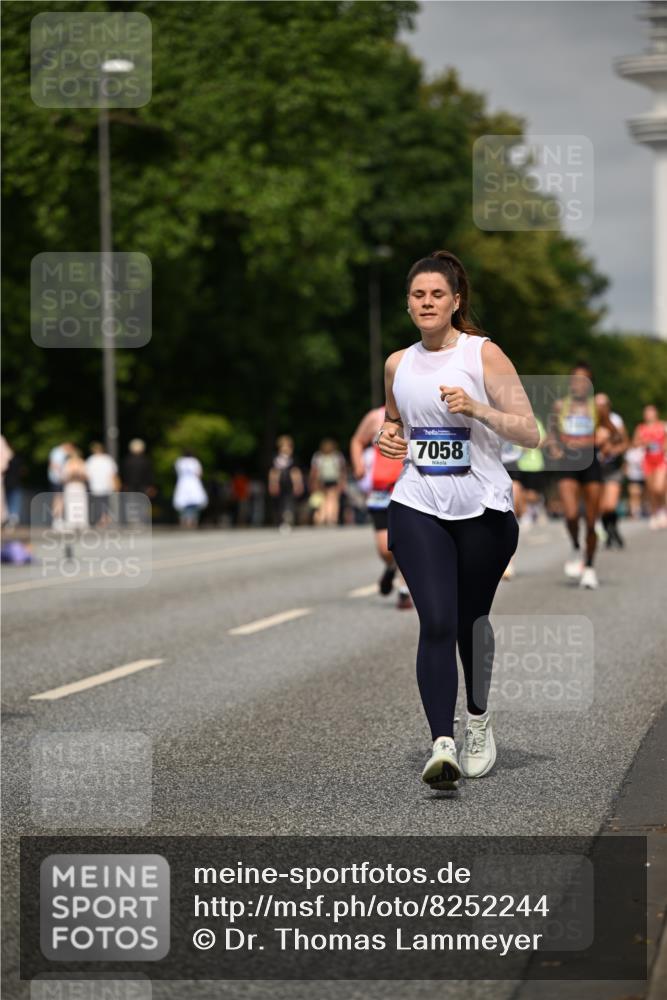 29.06.2025 - hella hamburg halbmarathon Dr. Thomas Lammeyer http://msf.ph/oto/8252244 29.06.2025 10:14:24 Kennedybrücke 1052, 1186, 1456, 1513, 4389, 7058, 7250, 8685, 9150, 9681, 9829, 9988 meine-sportfotos.de