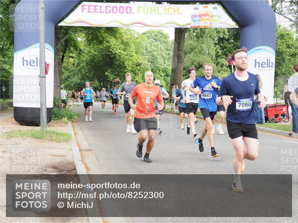 29.06.2025 - hella hamburg halbmarathon MichiJ http://msf.ph/oto/8252300 29.06.2025 10:28:59 Zwischen KM18-KM19 2324, 3332, 4843, 5409, 7080, 8465, 8629, 11731, 11765, 12046, 12704, 14092, 15828, 17214 meine-sportfotos.de