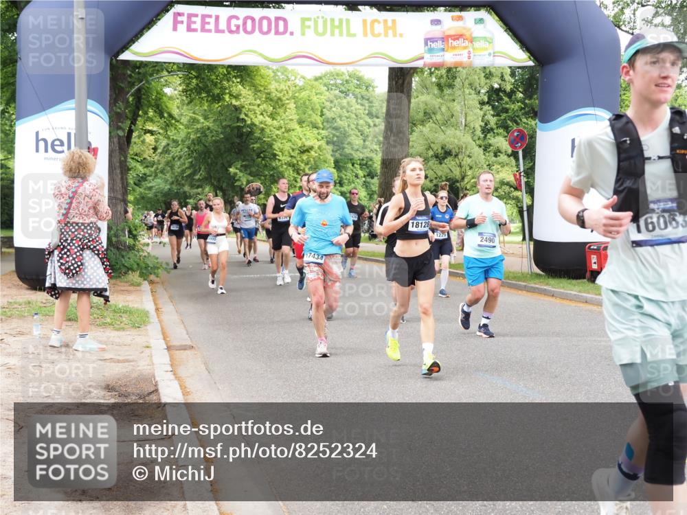 29.06.2025 - hella hamburg halbmarathon MichiJ http://msf.ph/oto/8252324 29.06.2025 10:52:11 Zwischen KM18-KM19 1186, 1229, 1885, 2490, 5073, 6706, 7474, 7907, 9339, 10756, 11784, 14642, 15000, 16063, 16344, 17434, 18128, 18525, 19165, 19173, 19176 meine-sportfotos.de