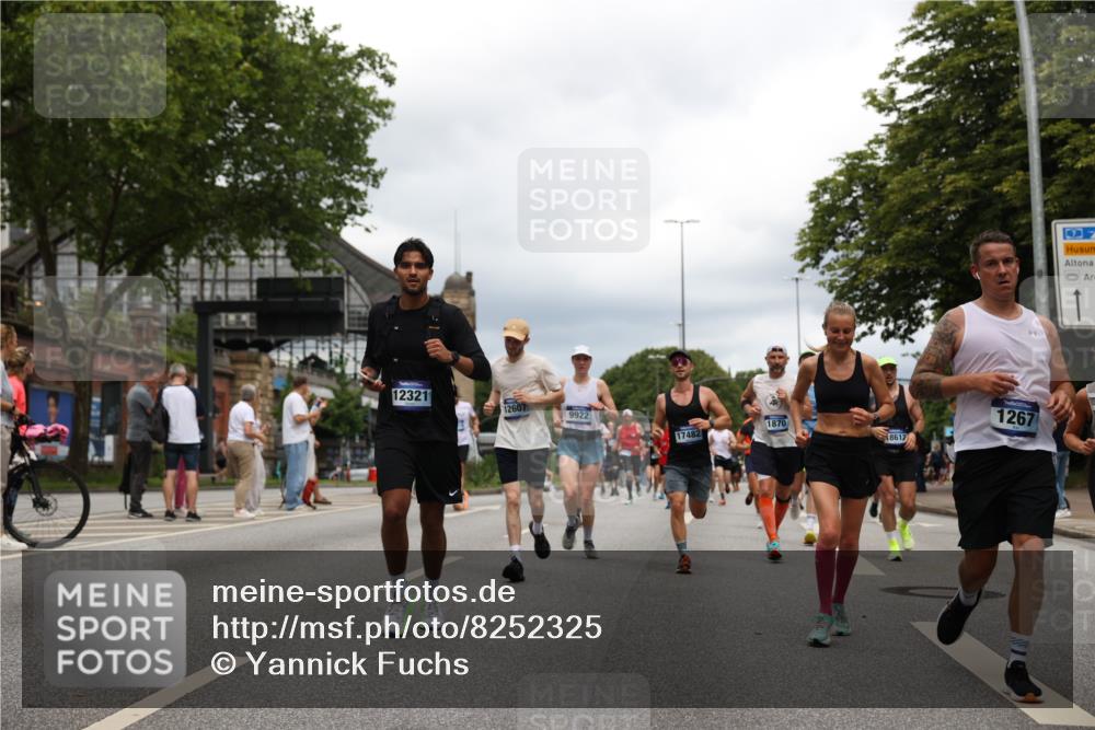 29.06.2025 - hella hamburg halbmarathon Yannick Fuchs http://msf.ph/oto/8252325 29.06.2025 10:48:00 20KM 1267, 1422, 1442, 1502, 1549, 1870, 2058, 2432, 2518, 2630, 3096, 3103, 3819, 3898, 4299, 5020, 5259, 6260, 6294, 6374, 7129, 7395, 7478, 7973, 8285, 8394, 9032, 9380, 9791, 9922, 10040, 11009, 11068, 11430, 11789, 11844, 12213, 12321, 12607, 12632, 13033, 13147, 13397, 13794, 13803, 13912, 14026, 14239, 14702, 15146, 15838, 15856, 15946, 16623, 16780, 17482, 18308, 18418, 18450, 18514, 18612, 18759, 19067 meine-sportfotos.de