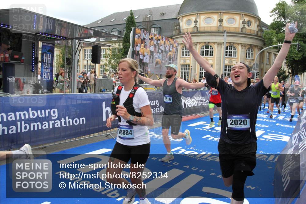 29.06.2025 - hella hamburg halbmarathon Michael Strokosch http://msf.ph/oto/8252334 29.06.2025 10:50:09 Ziel 1216, 1321, 1507, 2020, 3296, 3562, 7176, 7657, 8313, 9031, 9303, 9965, 12203, 13225, 13282, 13758, 14257, 16403, 18228, 18657, 18658, 18884 meine-sportfotos.de