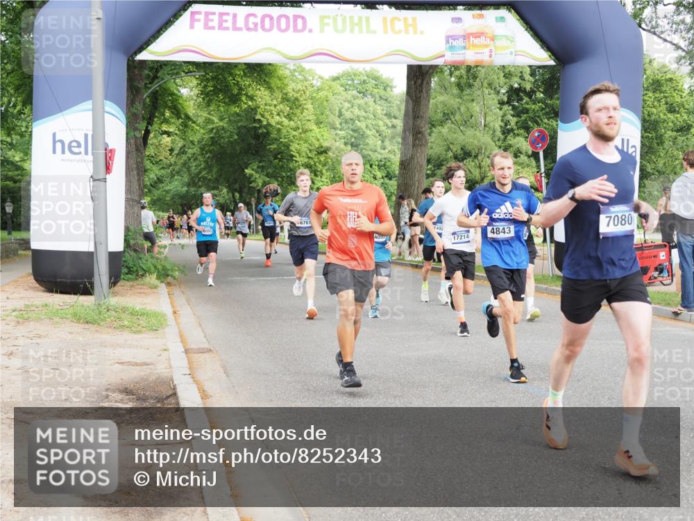 29.06.2025 - hella hamburg halbmarathon MichiJ http://msf.ph/oto/8252343 29.06.2025 10:28:59 Zwischen KM18-KM19 2324, 3332, 4843, 5409, 7080, 8465, 8629, 11731, 11765, 12046, 12704, 14092, 15828, 17214 meine-sportfotos.de