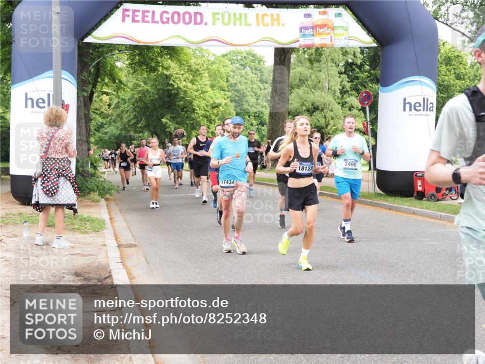 29.06.2025 - hella hamburg halbmarathon MichiJ http://msf.ph/oto/8252348 29.06.2025 10:52:11 Zwischen KM18-KM19 1186, 1229, 1885, 2490, 5073, 6706, 7474, 7907, 9339, 10756, 11784, 14642, 15000, 16063, 16344, 17434, 18128, 18525, 19165, 19173, 19176 meine-sportfotos.de