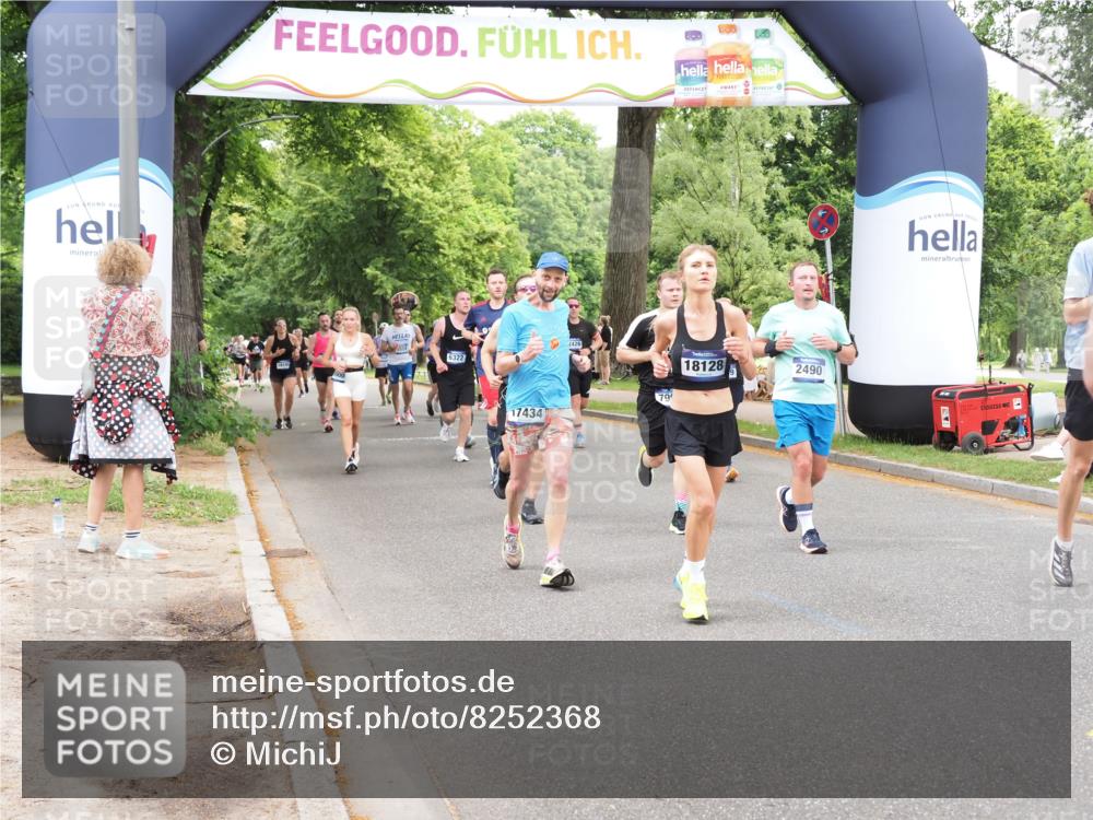 29.06.2025 - hella hamburg halbmarathon MichiJ http://msf.ph/oto/8252368 29.06.2025 10:52:11 Zwischen KM18-KM19 1186, 1229, 1885, 2490, 5073, 6706, 7474, 7907, 9339, 10756, 11784, 14642, 15000, 16063, 16344, 17434, 18128, 18525, 19165, 19173, 19176 meine-sportfotos.de