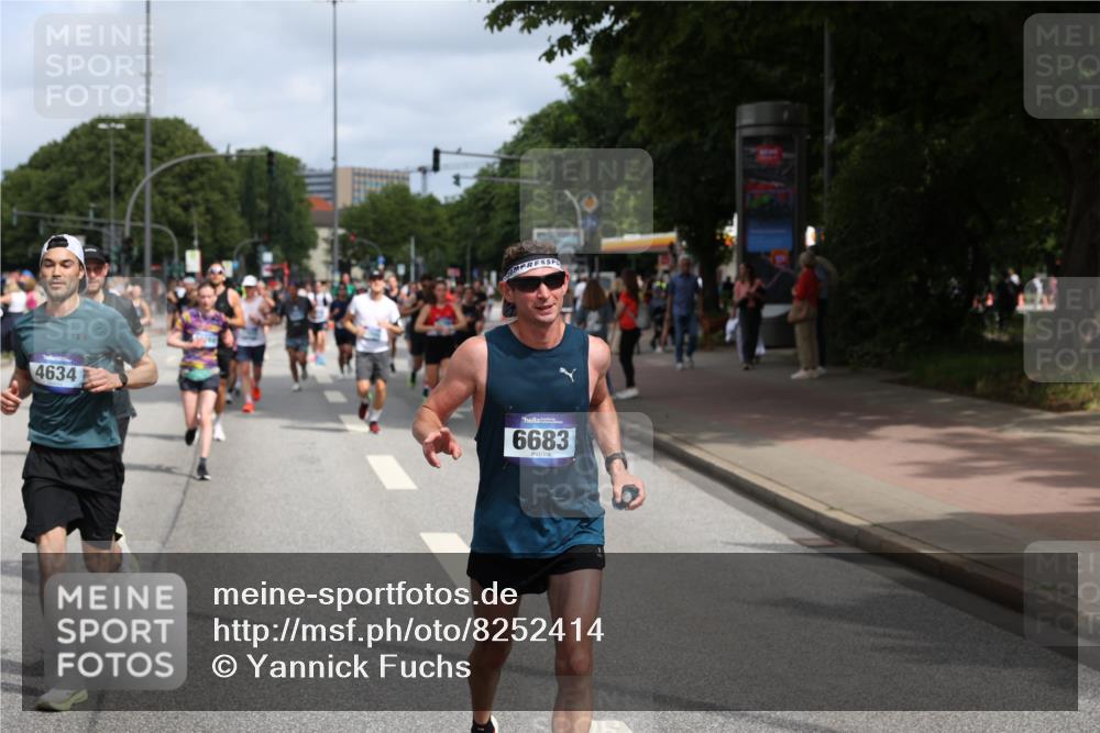 29.06.2025 - hella hamburg halbmarathon Yannick Fuchs http://msf.ph/oto/8252414 29.06.2025 10:35:34 20KM 1136, 1631, 1677, 2568, 2797, 2949, 3332, 3618, 4205, 4303, 4380, 4634, 4871, 4889, 5007, 5014, 5026, 5410, 5709, 6429, 6683, 6771, 6901, 7080, 7284, 7378, 7774, 7796, 8074, 8122, 8966, 9358, 9640, 9659, 9711, 9755, 9979, 10375, 10783, 10934, 10978, 11062, 11765, 11922, 11959, 12292, 12385, 12895, 13268, 13457, 14555, 14661, 14820, 15164, 15247, 16201, 16249, 16347, 16599, 17720, 17834, 17971, 18045, 18049, 18399, 18412, 18573 meine-sportfotos.de