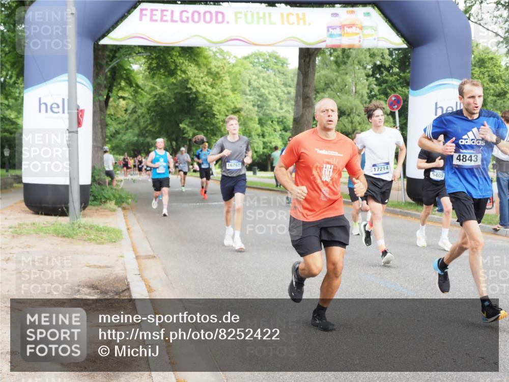 29.06.2025 - hella hamburg halbmarathon MichiJ http://msf.ph/oto/8252422 29.06.2025 10:29:00 Zwischen KM18-KM19 2324, 3332, 4843, 5409, 7080, 8465, 8629, 11731, 11765, 12046, 12704, 14092, 14924, 15828, 17214 meine-sportfotos.de