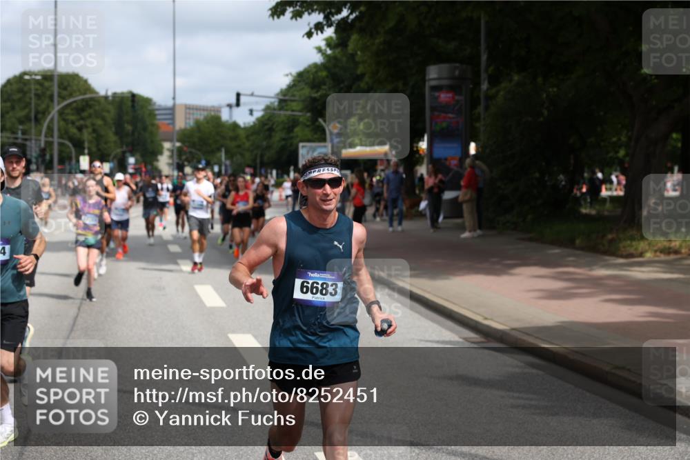 29.06.2025 - hella hamburg halbmarathon Yannick Fuchs http://msf.ph/oto/8252451 29.06.2025 10:35:35 20KM 1136, 1631, 1677, 2568, 2797, 3618, 4205, 4303, 4380, 4634, 4871, 4889, 5007, 5014, 5026, 5410, 5709, 6429, 6683, 6771, 6901, 7080, 7284, 7378, 7774, 7796, 8074, 8122, 8966, 9358, 9640, 9659, 9711, 9755, 9979, 10375, 10783, 10934, 10978, 11062, 11765, 11922, 11959, 12292, 12385, 12895, 13268, 13457, 14555, 14661, 14820, 15164, 15247, 16201, 16249, 16347, 16599, 17720, 17834, 17971, 18045, 18049, 18399, 18412, 18573 meine-sportfotos.de