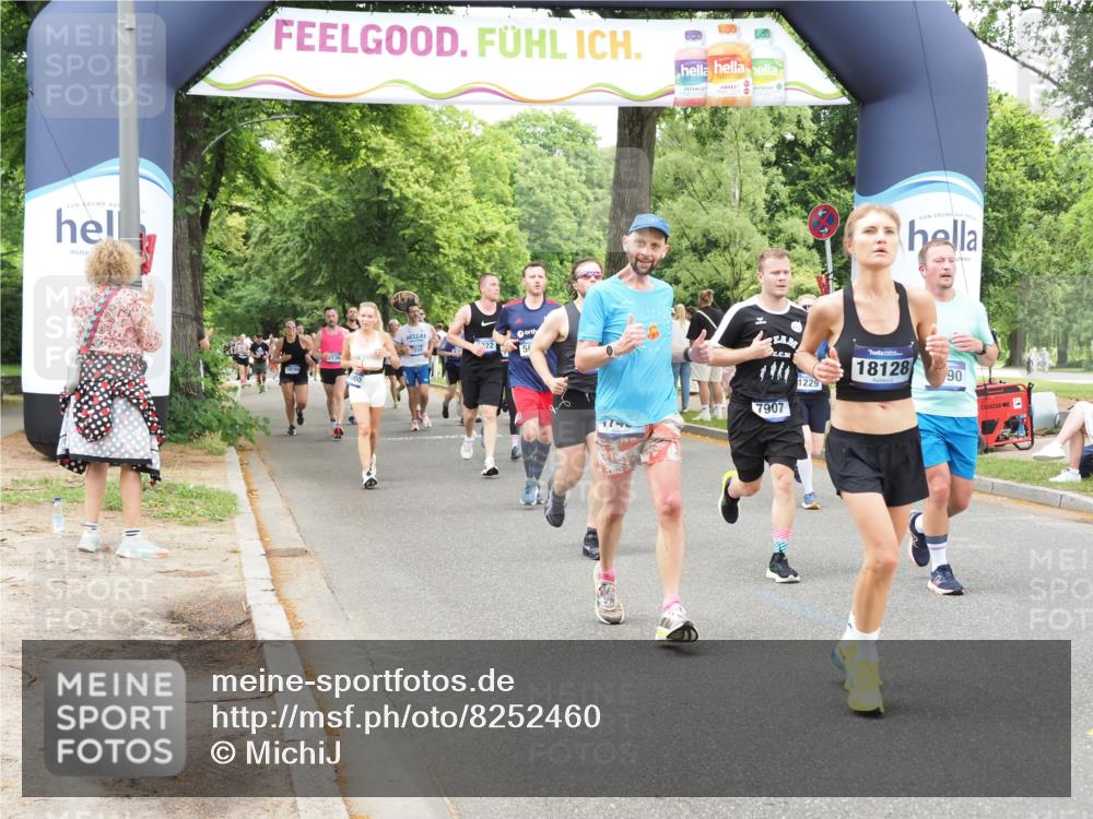 29.06.2025 - hella hamburg halbmarathon MichiJ http://msf.ph/oto/8252460 29.06.2025 10:52:12 Zwischen KM18-KM19 1186, 1229, 1885, 2490, 5073, 6706, 7907, 9339, 10756, 11784, 14642, 15000, 16063, 16344, 17434, 18128, 18525, 19165, 19173, 19176 meine-sportfotos.de