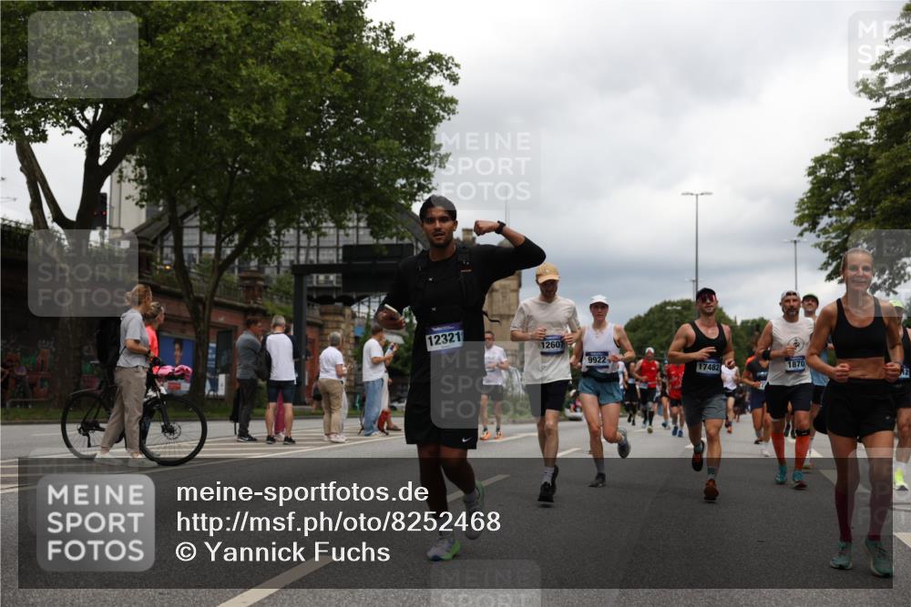 29.06.2025 - hella hamburg halbmarathon Yannick Fuchs http://msf.ph/oto/8252468 29.06.2025 10:48:01 20KM 1267, 1422, 1442, 1502, 1549, 1870, 2058, 2432, 2518, 2630, 3096, 3103, 3310, 3819, 3898, 4299, 5020, 5259, 6260, 6294, 6374, 7129, 7395, 7478, 7973, 8285, 8394, 9032, 9380, 9791, 9922, 10040, 11009, 11068, 11430, 11789, 11844, 12213, 12321, 12607, 12632, 13033, 13147, 13397, 13794, 13803, 13912, 14026, 14239, 14702, 15146, 15838, 15856, 16623, 16780, 17482, 18308, 18450, 18514, 18612, 18759, 19067 meine-sportfotos.de